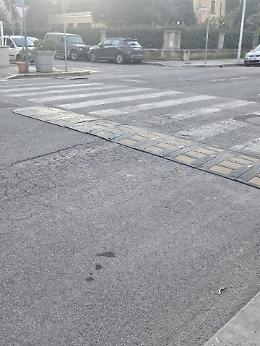 Marciapiedi e dossi nel degrado, cresce il disagio per pedoni e automobilisti