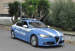 Tenta di rapire un bambino nel parcheggio del supermercato, arrestato dalla Polizia