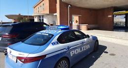 Scende dal treno, avvicinata con una scusa e derubata del girocollo