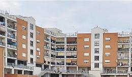 Operai minacciati dai cittadini: cambia il progetto per le case popolari di via Inghilterra