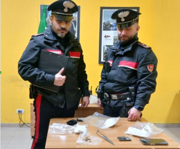 Latina, arrestato 27enne per spaccio di cocaina: rinvenuti oltre 330 grammi e un coltello