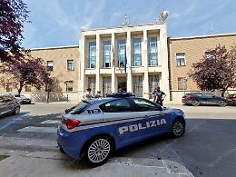 Maltrattamenti in famiglia, domiciliari con braccialetto per un 34enne