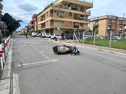 Aprilia: incidente   tra auto e scooter, ferito un ragazzo
