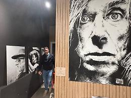 Latina, &ldquo;Art&Music&rdquo;: live painting e degustazione vini nello showroom Mayer