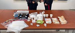 Aprilia, oltre un chilo di cocaina in casa e 10mila euro in contanti: arrestato un 30enne