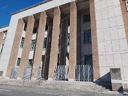 Divieto di dimora per lo stalker che aveva minacciato l'ex compagna e la figlia
