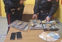 Hashish in auto, arrestato 24enne: sequestrati quasi 8 chili di droga