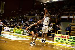 Terzo ko consecutivo per la Benacquista Latina Basket