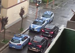 Aprilia, fermati in centro dalla Polizia sullo scooter rubato
