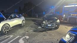 Carambola di macchine nello svincolo della Pontina, un'auto si ribalta
