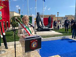 Inaugurato il Monumento ai Marinai d&rsquo;Italia sul lungomare di Latina