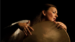 Gaeta, Valentina e il &ldquo;Tamburo Rosso&rdquo;: musica, impegno e una battaglia che non fa rumore ma lascia il segno