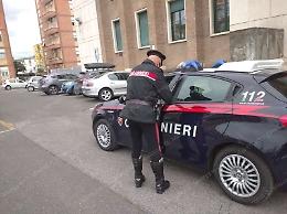 Palpeggia due minori, il gip lo lascia in carcere 