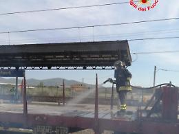 Incendio nella stazione ferroviaria: intervengono i vigili del fuoco