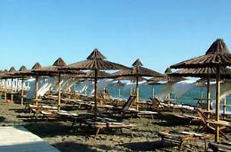 Attività turistiche, le regole per stabilimenti e spiagge libere