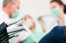 Covid, i dentisti in grande difficoltà: ignorati dalle istituzioni