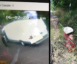 Ripreso dalle telecamere mentre abbandona rifiuti in strada: ora le multe