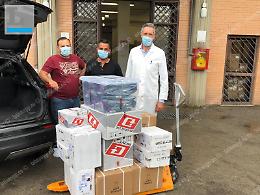 Mascherine, protezioni e termometri digitali: la donazione al Goretti