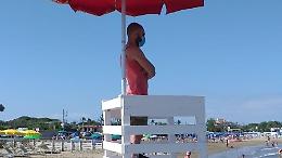 Post-covid al mare, mascherina soltanto al bar