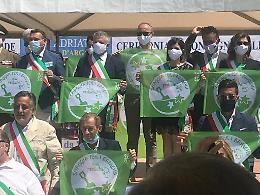 Anzio ritira la Bandiera Verde: la città premiata per le spiagge a misura di bambino