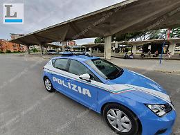 Rompe i vetri di McDonald's e ruba le monetine: denunciato dalla polizia