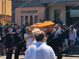 Una folla commossa per l'ultimo saluto a Donato Di Grazie