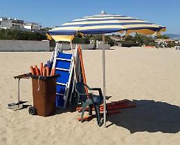 Attività di noleggio in spiaggia fai da te, scatta l'esposto