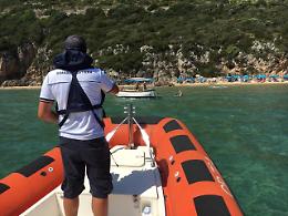 Imbarcazioni in zone vietate e stabilimenti con irregolarità: i controlli della Guardia Costiera
