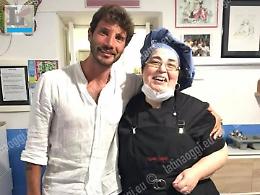 Stefano De Martino e il week end a Ponza con il figlio Santiago