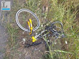 Ciclista travolto e ucciso da un camion: l'autista positivo ai test sulla droga