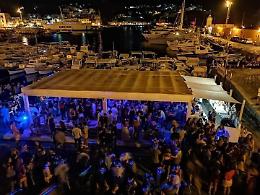 Il ristorante dopo cena diventa una discoteca: sequestrato il Blue Moon