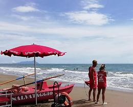 Spiagge libere lasciate senza bagnini
