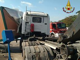 Tragico incidente con il camion dei rifiuti: l'uomo morto &egrave; Maurizio Santaroni