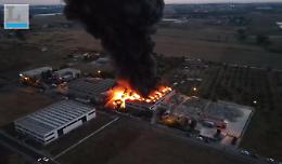 Sassi nella notte contro la vigilanza alla Loas