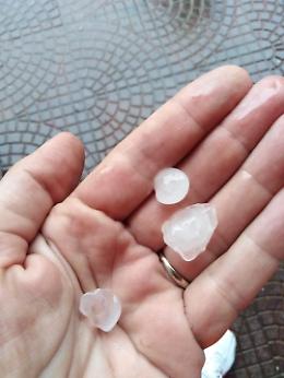 Violenta grandinata in provincia, non si escludono danni alle coltivazioni