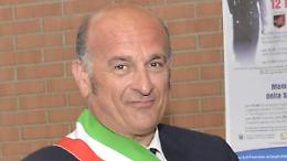 Incendio in un'azienda, indagano i carabinieri. La solidarietà del sindaco