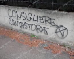 Sfregio al consigliere, messaggio con offese sotto casa di Davide Zingaretti