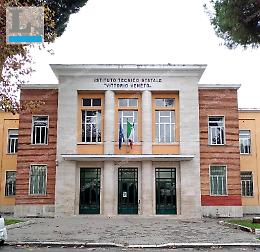 Coronavirus, docente positivo: sanificato il Vittorio Veneto
