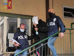 Tenta di estorcere denaro ad un giovane per un presunto debito di droga: arrestato
