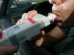 Causa un incidente e rifiuta i test etilometrici: denunciato un 36enne