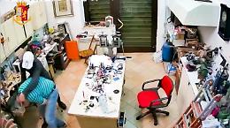 Rapina, il pi&ugrave; giovane confessa