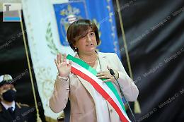 Comincia l'era Tintari: «Insieme per la città». Opposizione agguerrita