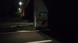 Aprilia, fermata del bus completamente al buio: la protesta dei pendolari