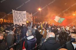 Coletta: regia occulta dietro la manifestazione. L'opposizione: non sa cosa dice