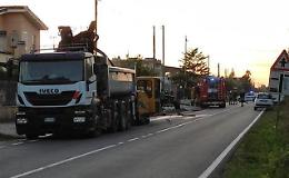 Danni alla condotta del gas durante i lavori, problemi in via Genio Civile