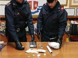 Trovato con 22 dosi di cocaina, arrestato un pusher di 33 anni