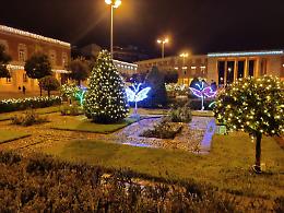 Luminarie in tutta la città, Latina si fa bella per Natale