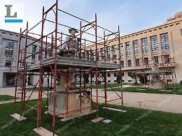 Statue a Palazzo M, parte il cantiere per il restauro delle opere