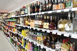 Ruba due bottiglie di Whisky da 180 euro: denunciato un 54enne