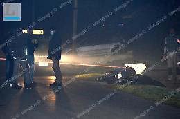 Omicidio a Bella Farnia, ucciso da un colpo di pistola mentre era in scooter